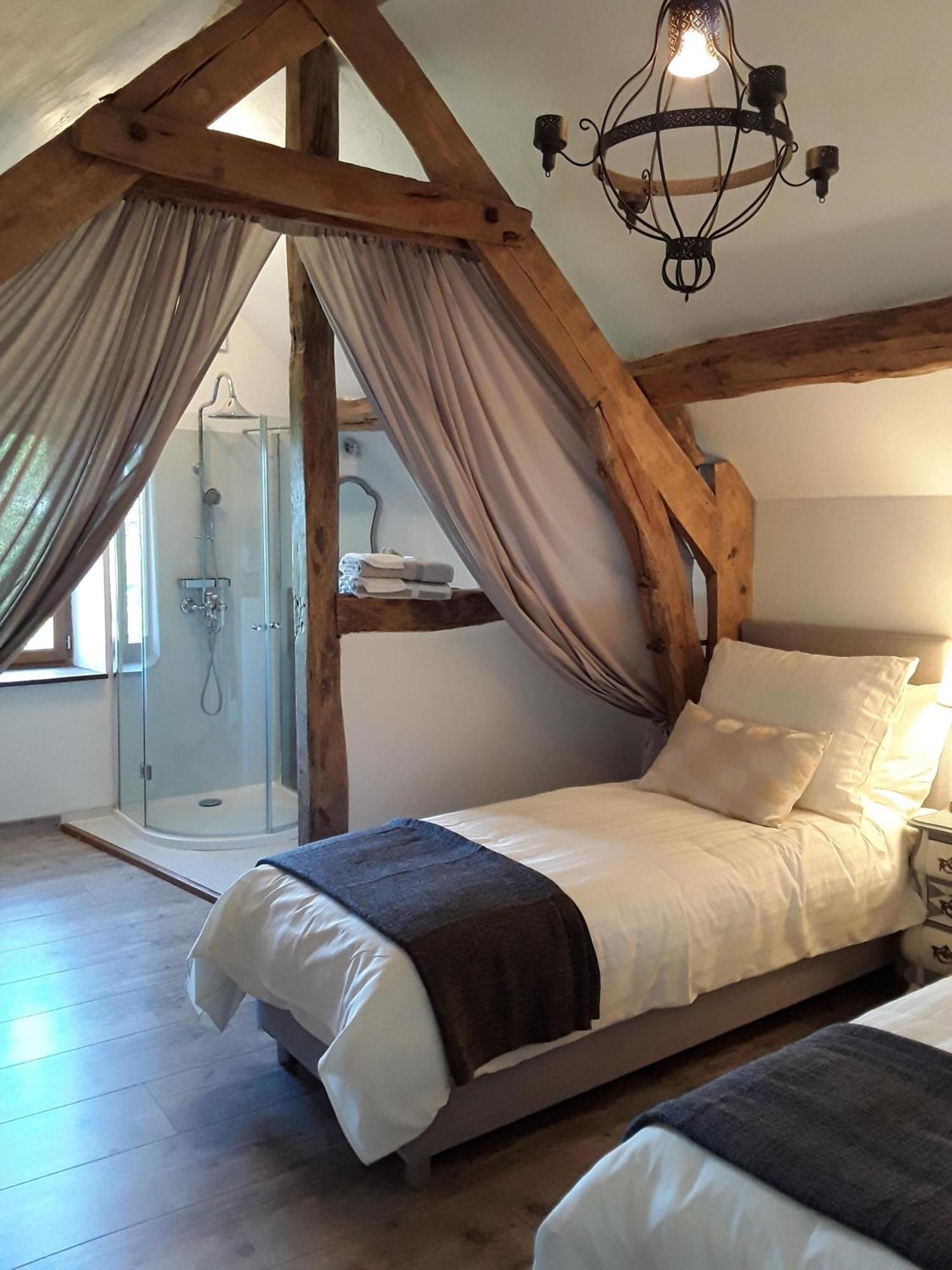 Bed and Breakfast La Belle Ame Saint-Priest-des-Champs Номер фото