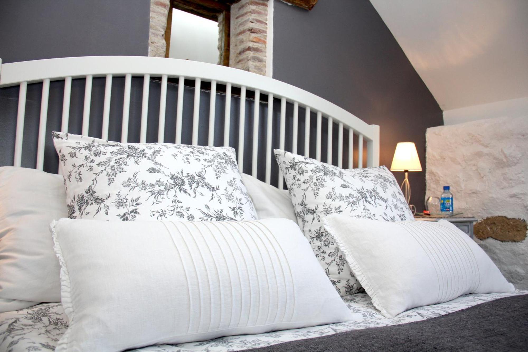 Bed and Breakfast La Belle Ame Saint-Priest-des-Champs Номер фото