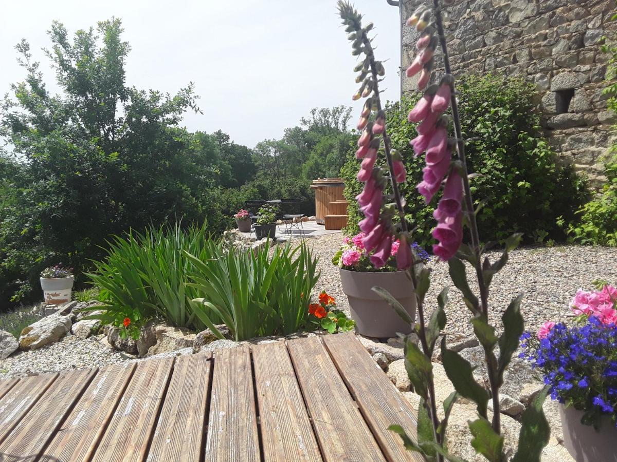 Bed and Breakfast La Belle Ame Saint-Priest-des-Champs Екстер'єр фото
