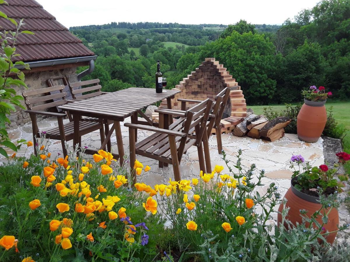 Bed and Breakfast La Belle Ame Saint-Priest-des-Champs Екстер'єр фото