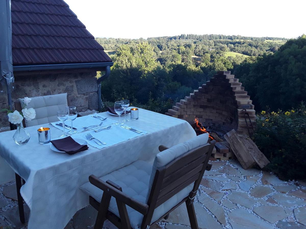Bed and Breakfast La Belle Ame Saint-Priest-des-Champs Екстер'єр фото
