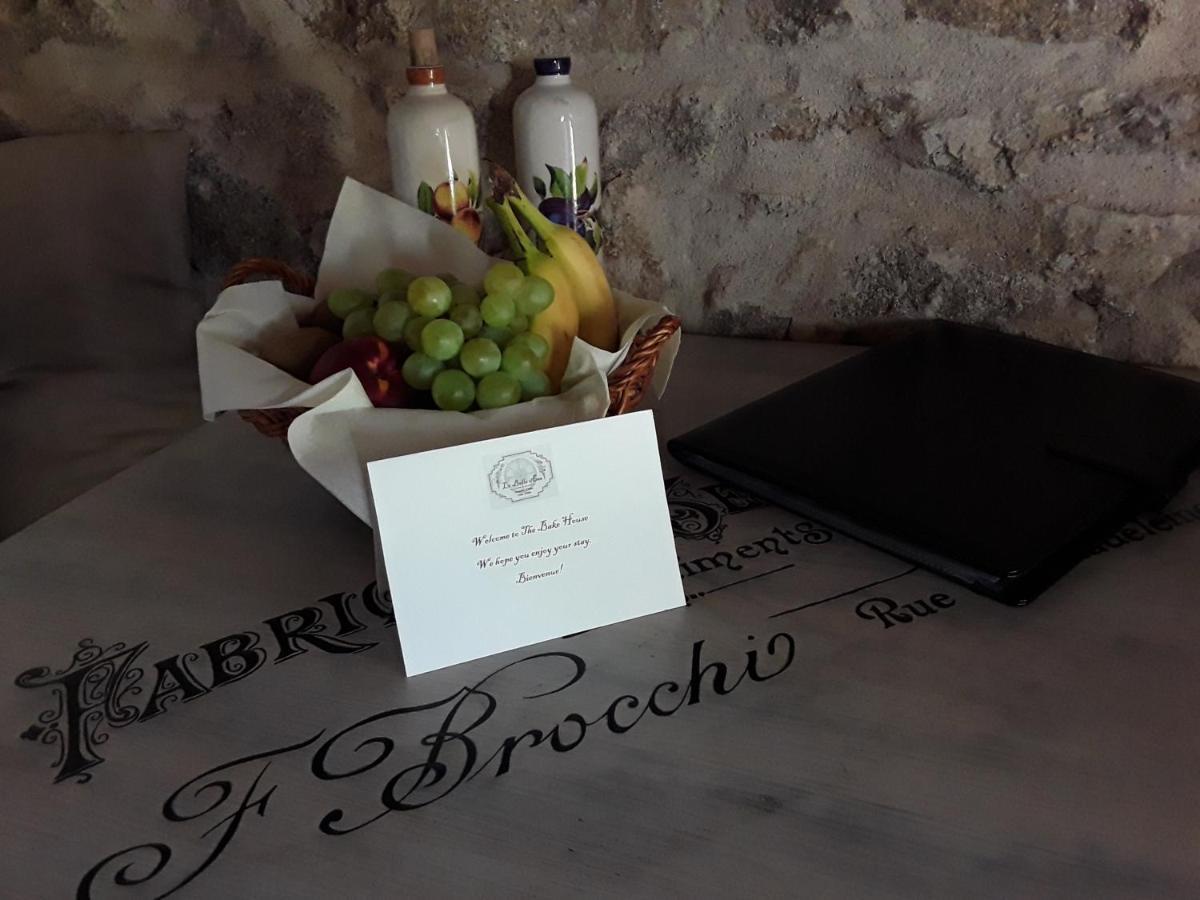 Bed and Breakfast La Belle Ame Saint-Priest-des-Champs Екстер'єр фото