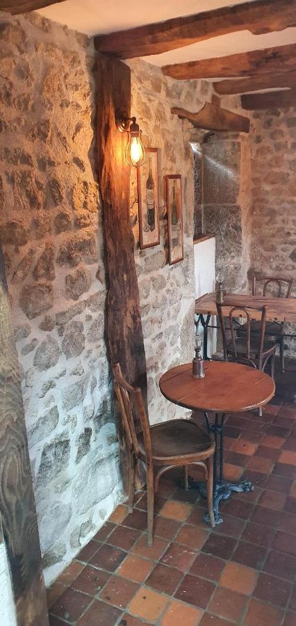 Bed and Breakfast La Belle Ame Saint-Priest-des-Champs Екстер'єр фото